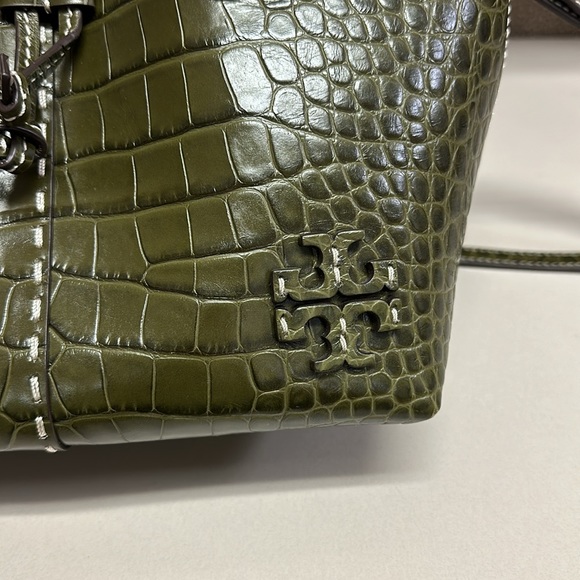 🔥🔥🔥Tory Burch McGraw Croc Embossed Leather Drawstring Bucket Satchel Bag - Picture 8 of 15